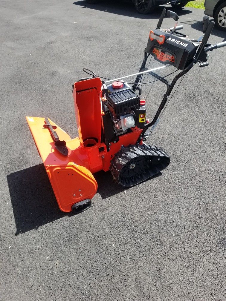Ariens 24" Compact Track Snowblower