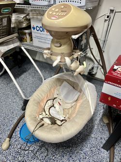 Graco Baby Swing With Songs