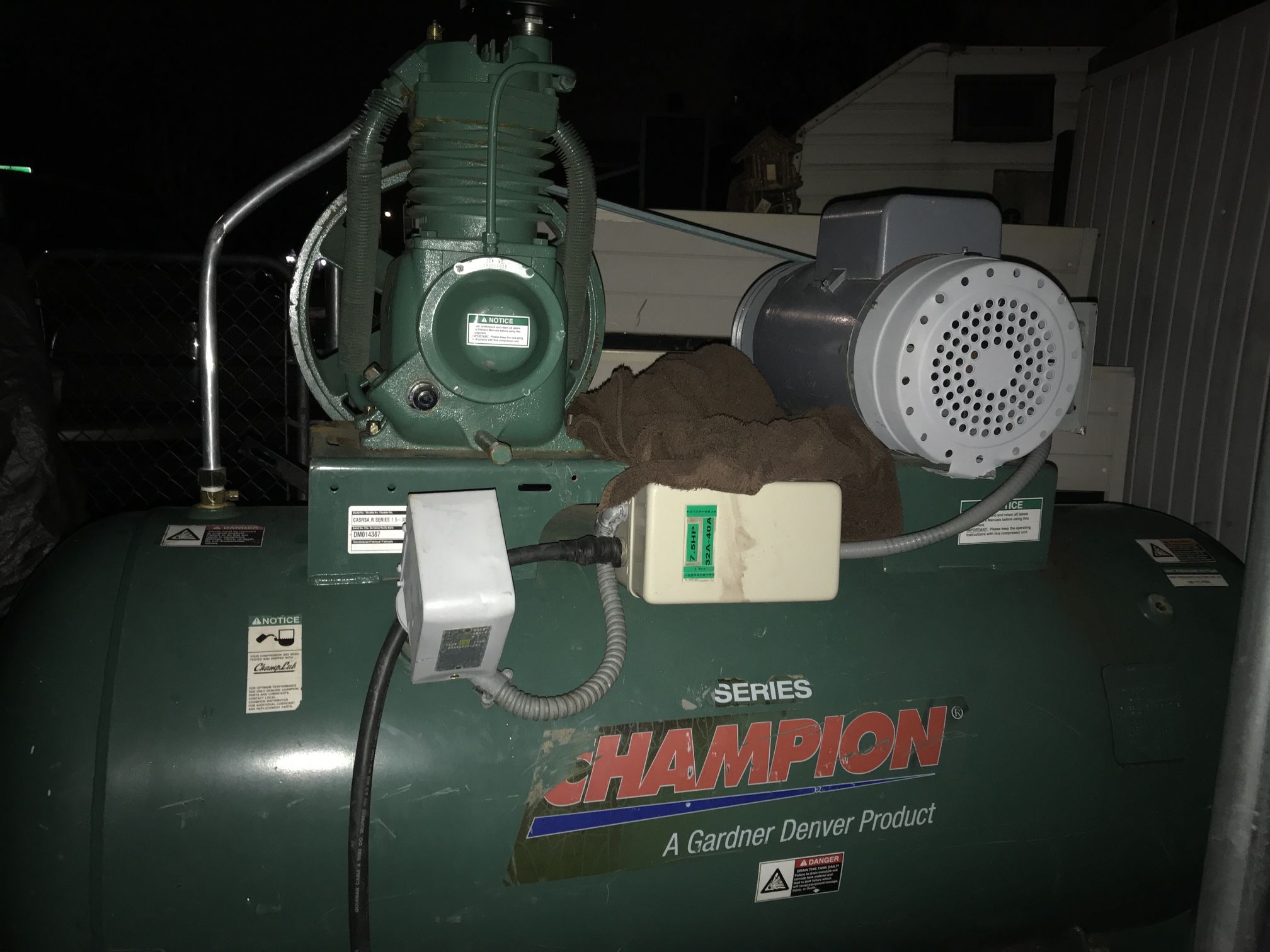 Champion 120 Gallon 7.5hp Single Phase 2 Stage Industrial Air Compressor 