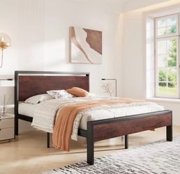 Queen bed frame (used!!!!)