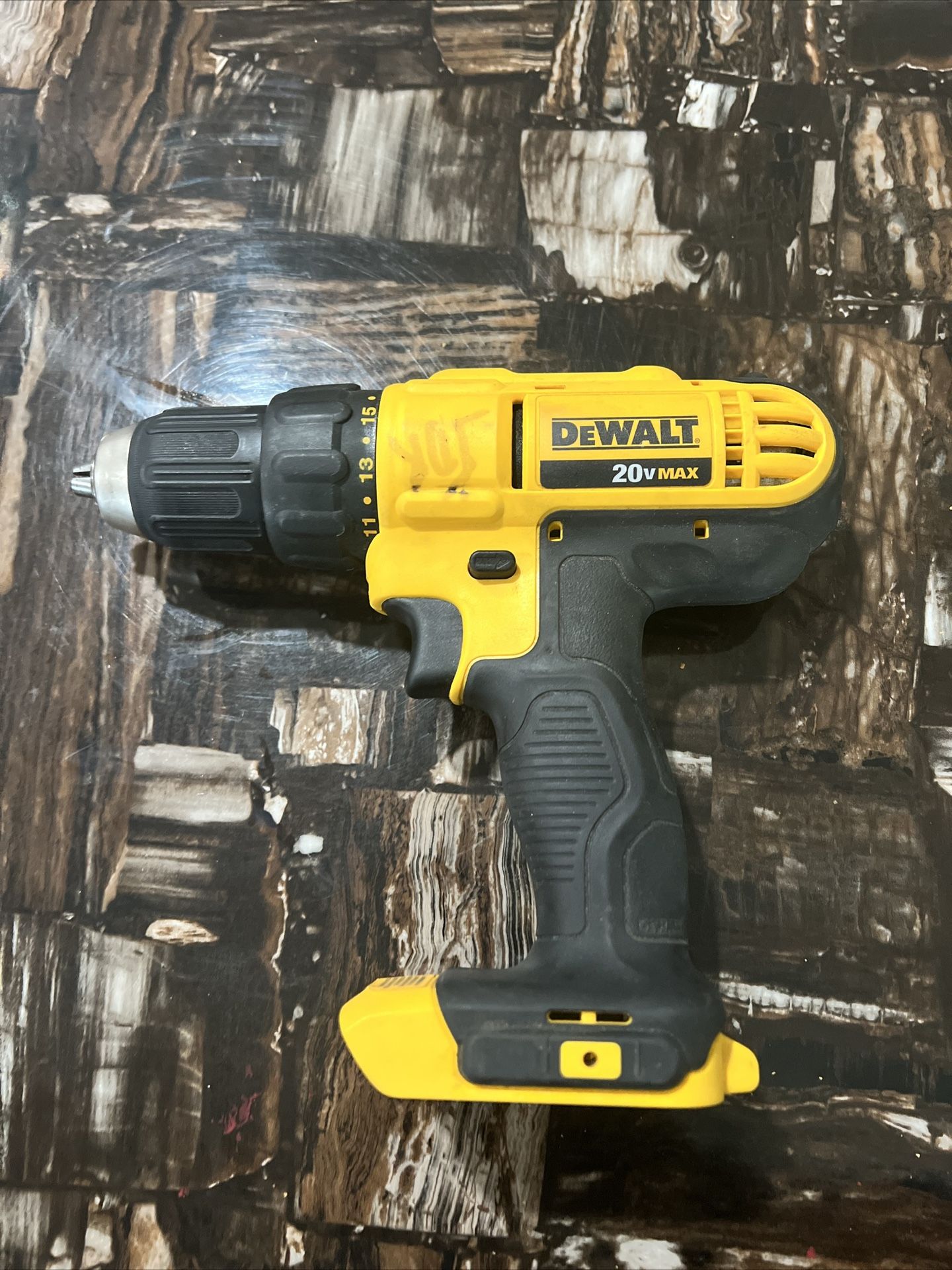 USED Dewalt DCD771 20V 1/2 Li Ion Drill Driver TOOL ONLY DCD771