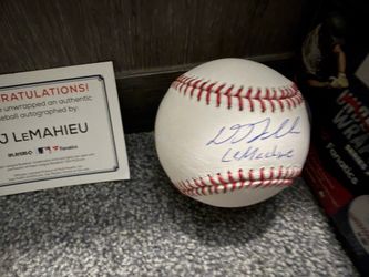 DJ LeMahieu Autographed MLB Baseball - "LeMachine" Inscribed - MLB Authenticated