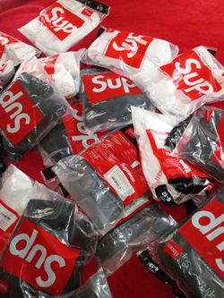 Supreme socks