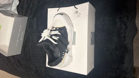 Black & white size 9