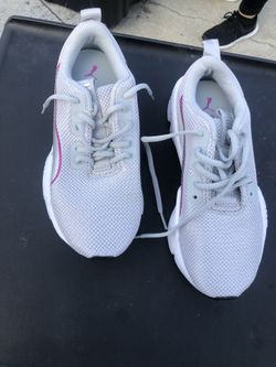 New Pumas Women’s Size 7 
