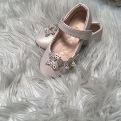 Girl’s Shoes Size 8