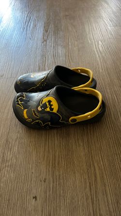 Batman Crocs Size J3
