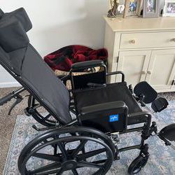Recliner Ultralight Weight Wheelchair ♿️ ♿️ Elevated Footrest  New New