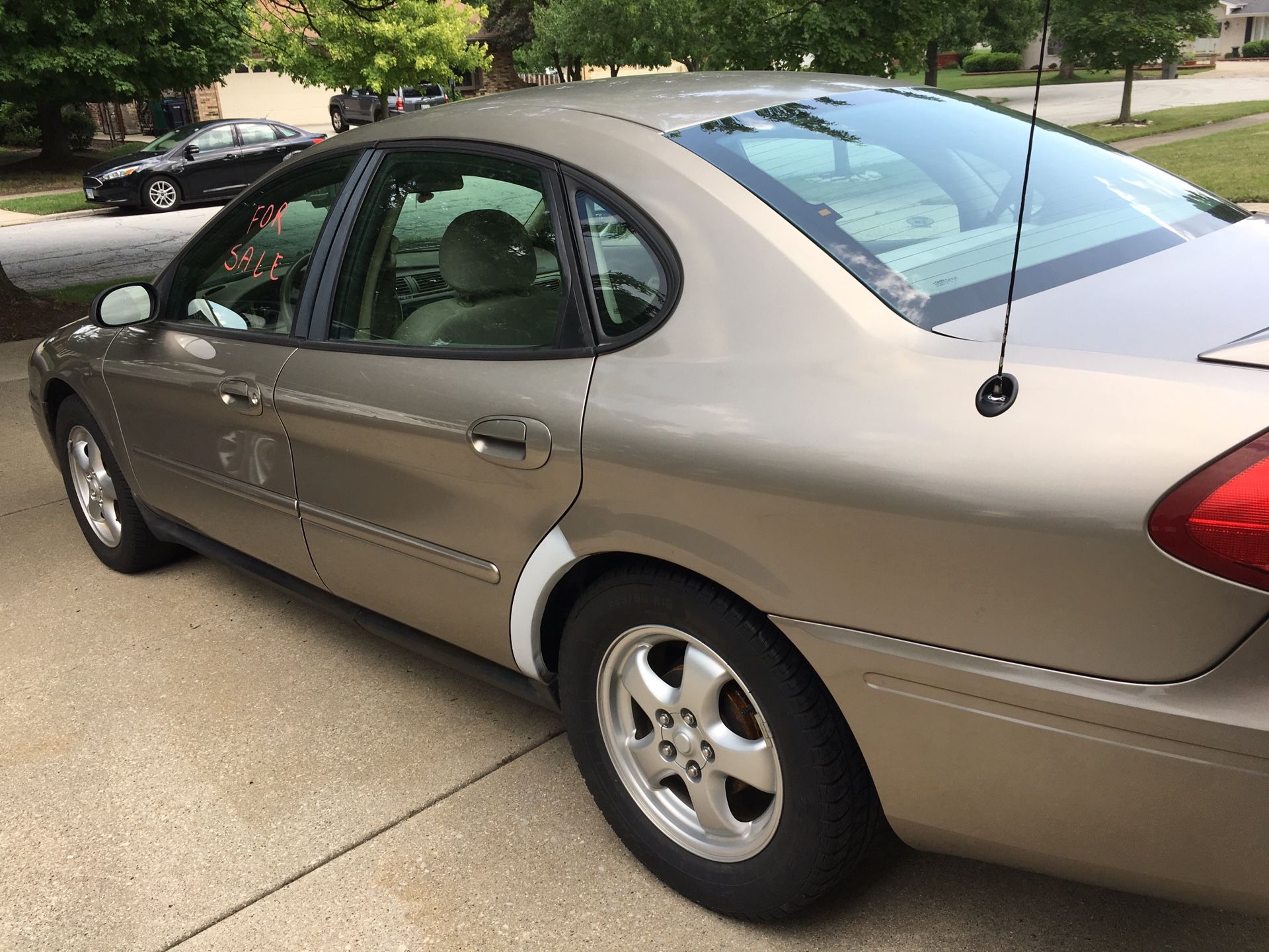 2005 Ford Taurus