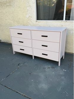 Beautiful dressing in perfect condition