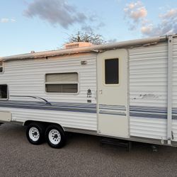 2004 Nomad 23 Ft Trailer 