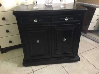 Wooden extendable bar colors black gloss and silver has been painted no scratches