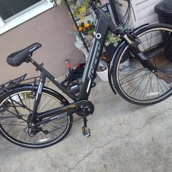 36V HYPER Adult E-Bike, in really good condition,