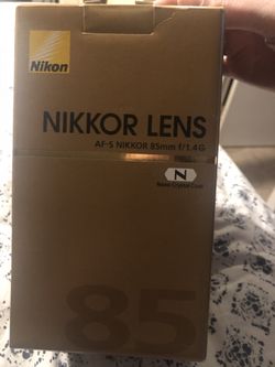 Brand new never used Nikkor 85mm f1.4G camera lens