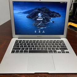 MacBook Air 13” i5 Late 2017 Like New 💰💸💸💰💰💰💰💰🌞🌞🌞