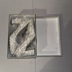 👠✨ Brand New White Beaded Heels – Size  8-8.5 US – Never Worn! ✨👠