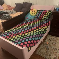 cama y ropero/closet para niña de venta