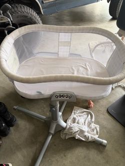 Baby Bassinet with Sound Control Panel