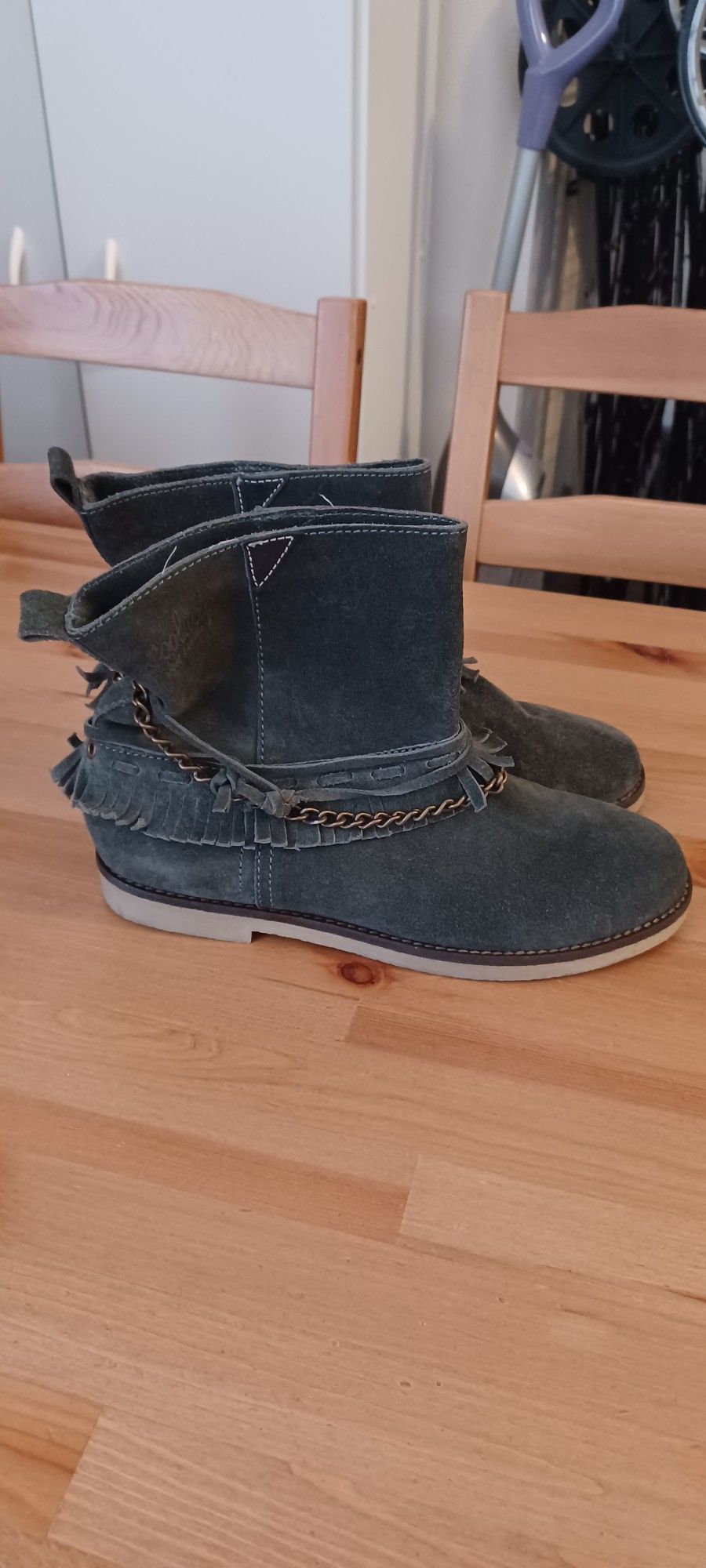 Cool Way Suede Chain N Fringe Forest Green Short Boots Women's Size 9