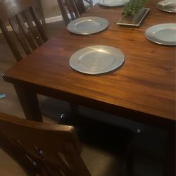 Dinning Table 