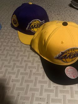 Snapback lakers hat