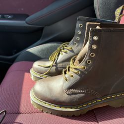 Doc Martens Mens Size 9