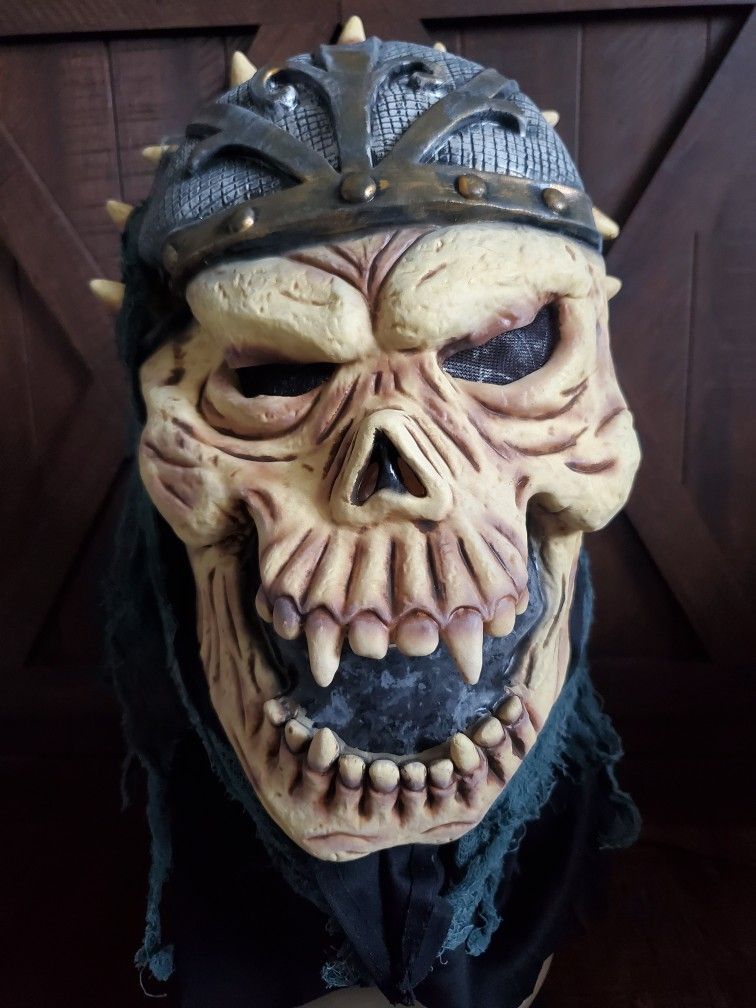 Medieval WARRIOR SKULL mask hood  HALLOWEEN Costume cinema secrets legion of darkness .




Here we have a incredible skull mask from the 2007 legion 
