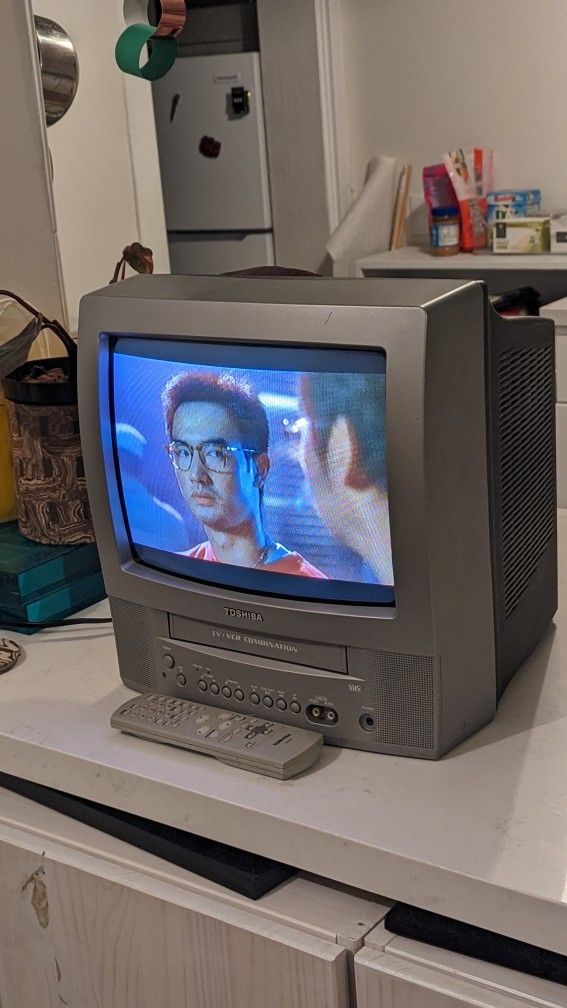 Toshiba 13" CRT TV / VCR combo unit MV13N3