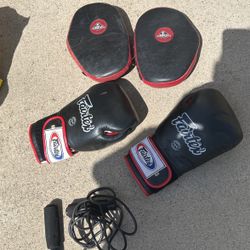 Gloves. Jump rope. Bags