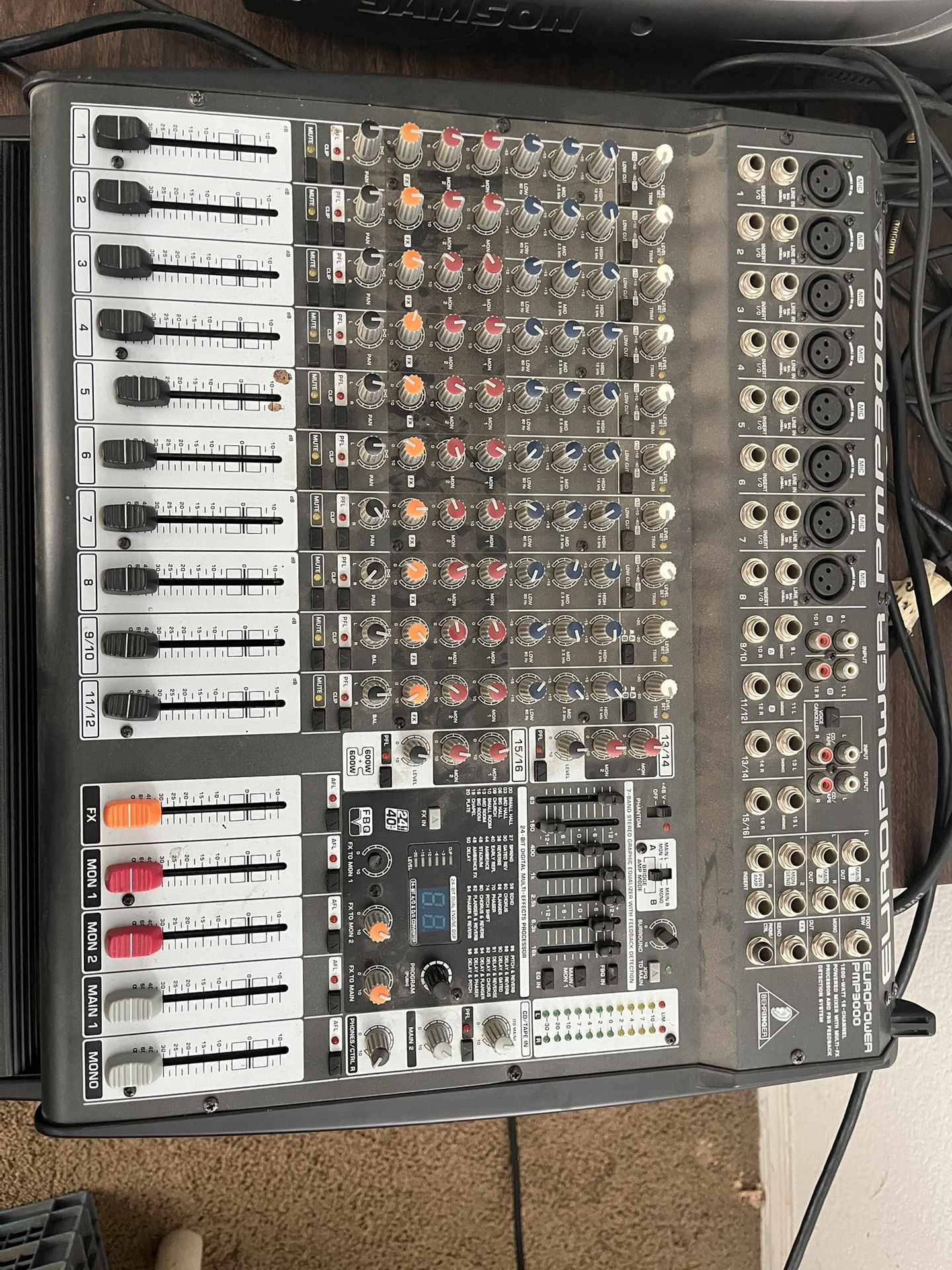 Behringer Europower PMP 300