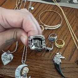 Costume Jewelry 10$ Each 