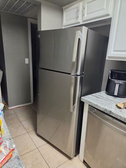 Freezer refrigerator • Stainless steel finish