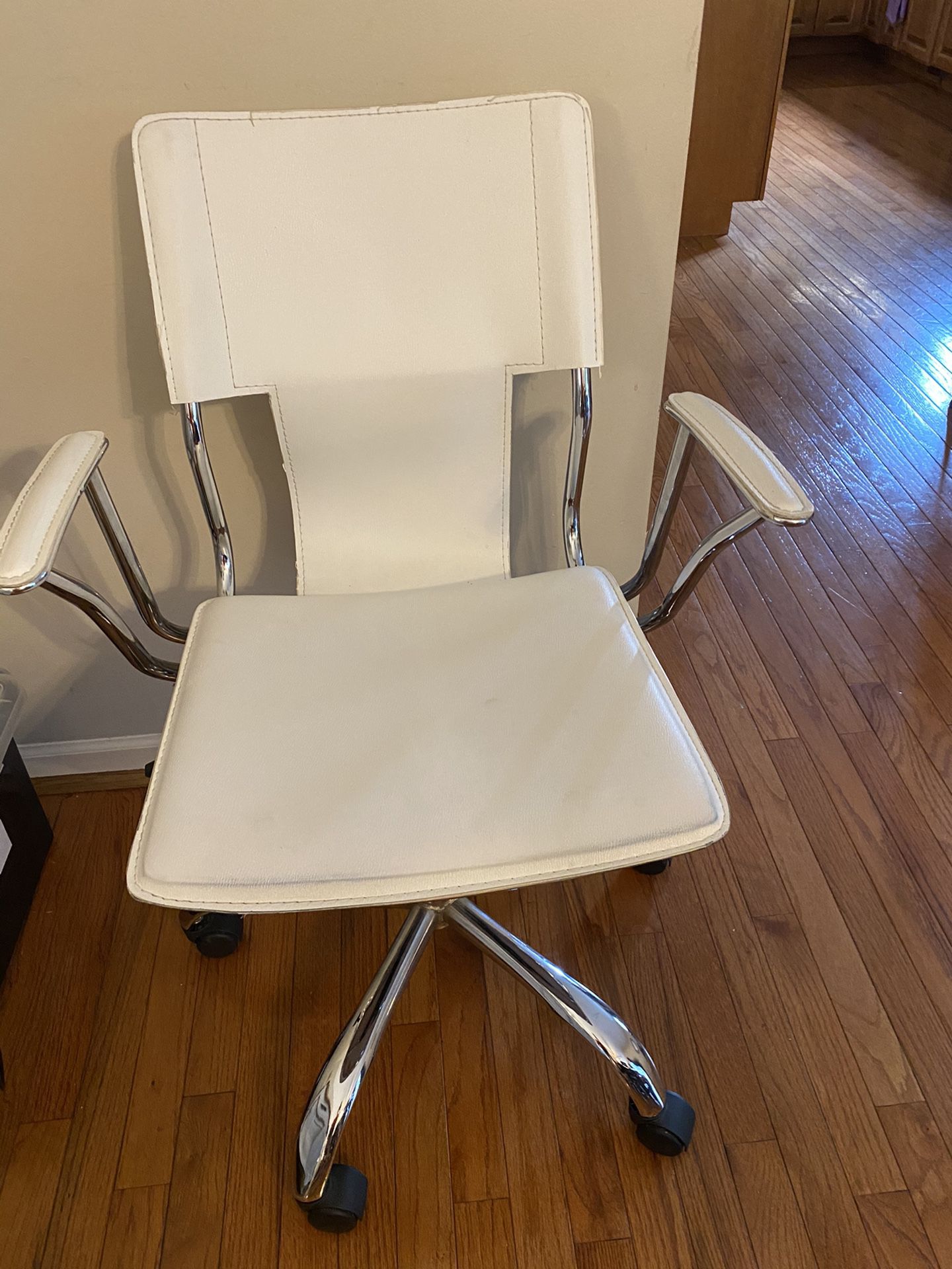 White office chair with wheels