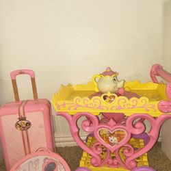 Beauty In The Beast Plays Music 