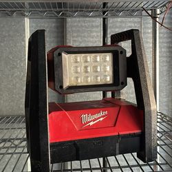 M18 18-Volt Lithium-lon Cordless 3000 Lumens ROVER LED AC/DC Flood Light (Tool-