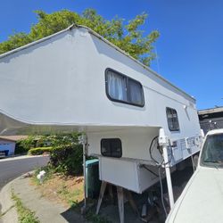 Lance cabover camper