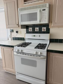 GE Gas Range + Oven Stove
