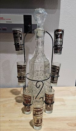 Tequila Holder with 7 Shot Glasses,