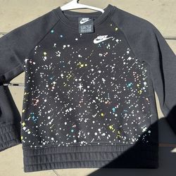 Kids  Nike sweatshirt   Medium
