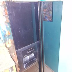 Refrigerator 