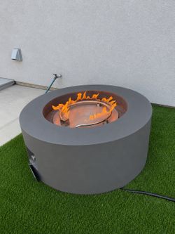Outdoor patio firepit