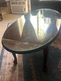 Oval Coffee Table w/ Glass Top (removable)