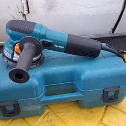 LIJADORA  MAKITA BO6040 DE VELOCIDADES