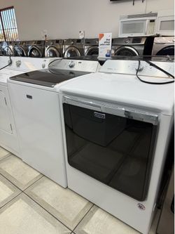 Maytag top load washer and gas dryer set