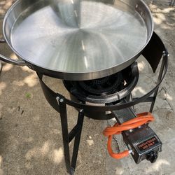 Parrilla Grande Con Su Vase Grande Y Un Comal Grande  Para Las Gorditas