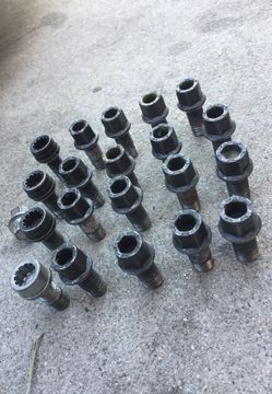 Set of Lug Nuts