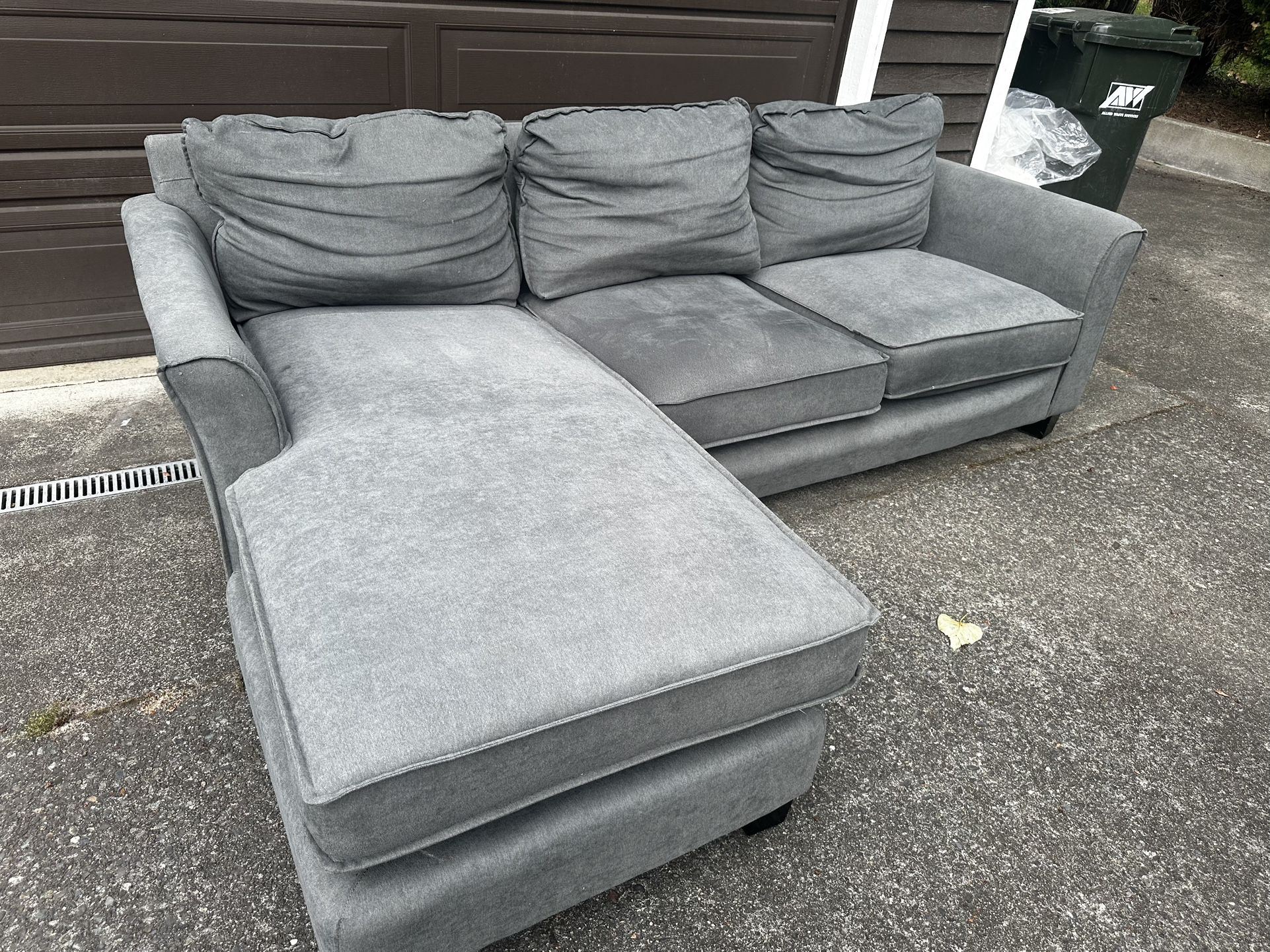 Gray Sectional Sofa Couch - FREE DELIVERY 🚚