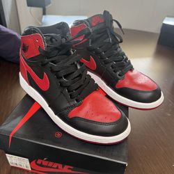 Nike air Jordan 1s Og retro high size 5.5y