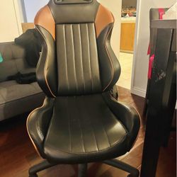 Gaming Chair (like New)