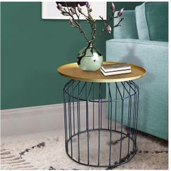 19 Inch Round Side End Table (Very Good Condition)
